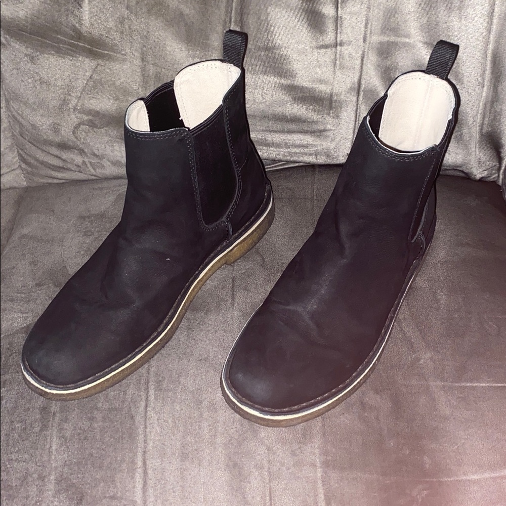 Clarks women’s desert suede Chelsea ankle boot - Picture 2 of 8